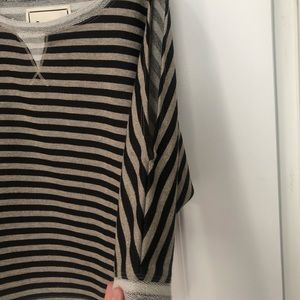 Striped top with key hole sleeves